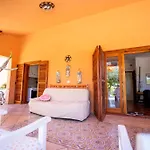 Claudia Villa *