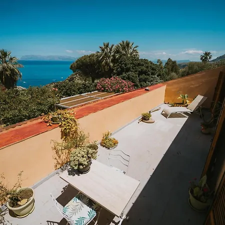 Claudia Villa Scopello (Sicily)